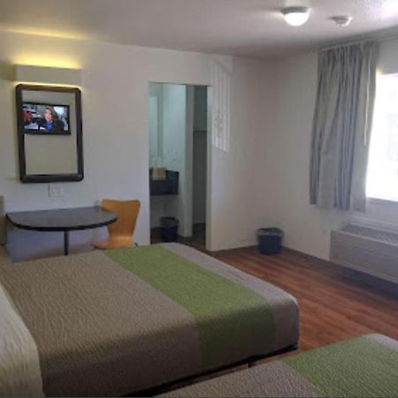 American Inn ฮอร์ธอร์น ภายนอก รูปภาพ