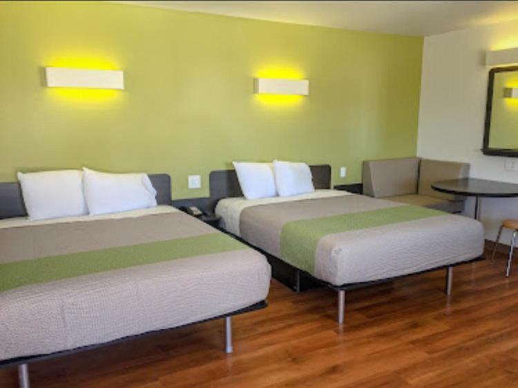 American Inn ฮอร์ธอร์น ภายนอก รูปภาพ