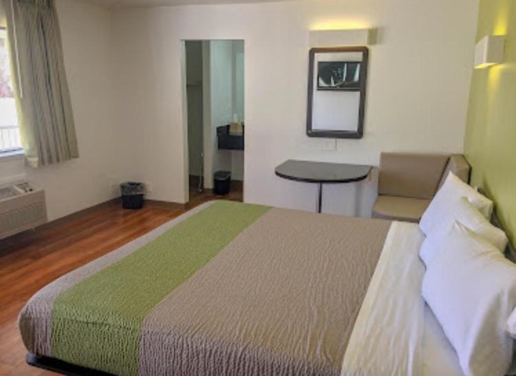 American Inn ฮอร์ธอร์น ภายนอก รูปภาพ