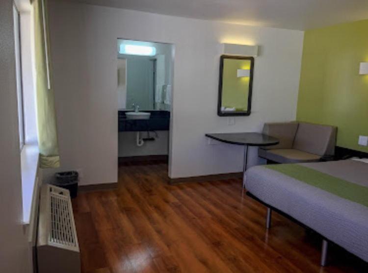 American Inn ฮอร์ธอร์น ภายนอก รูปภาพ